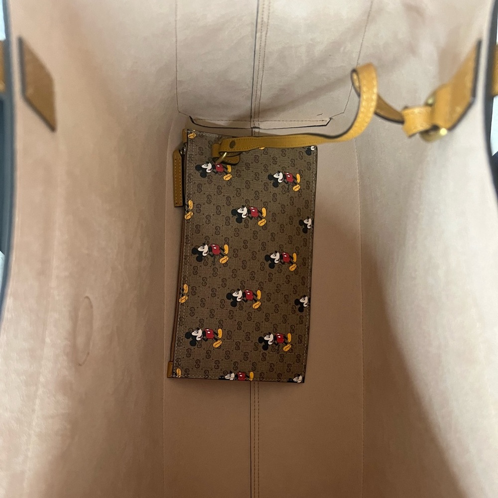 Gucci x Disney Tote - Picture 9 of 12
